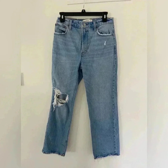 Abercrombie & Fitch the 90s straight ultra high rise jeans, light wash size 4S - Picture 1 of 3